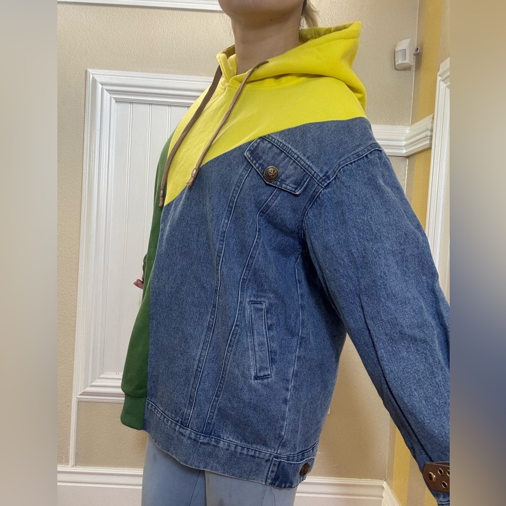 New Colorblock Hoodie with Denim and Buckle Details - Picture 7 of 13